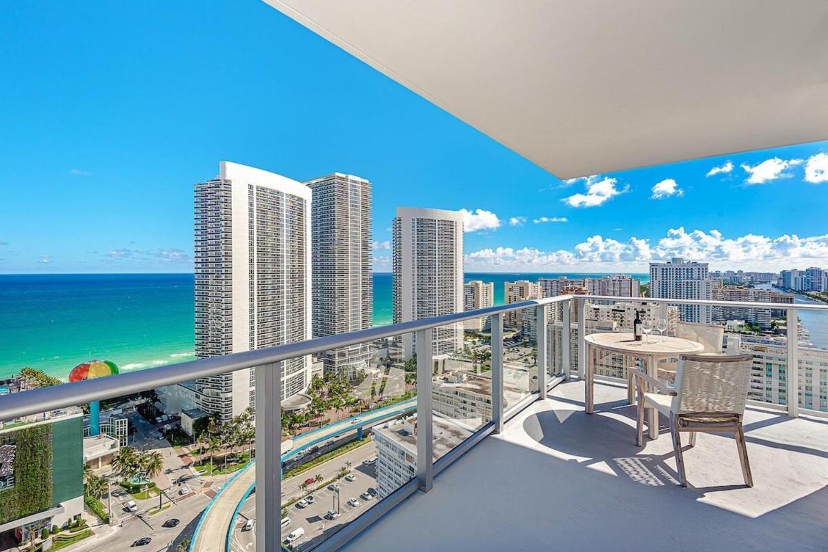 شقة Wrap Around Balcony - Insane Views - Amazing Pools هوليوود المظهر الخارجي الصورة