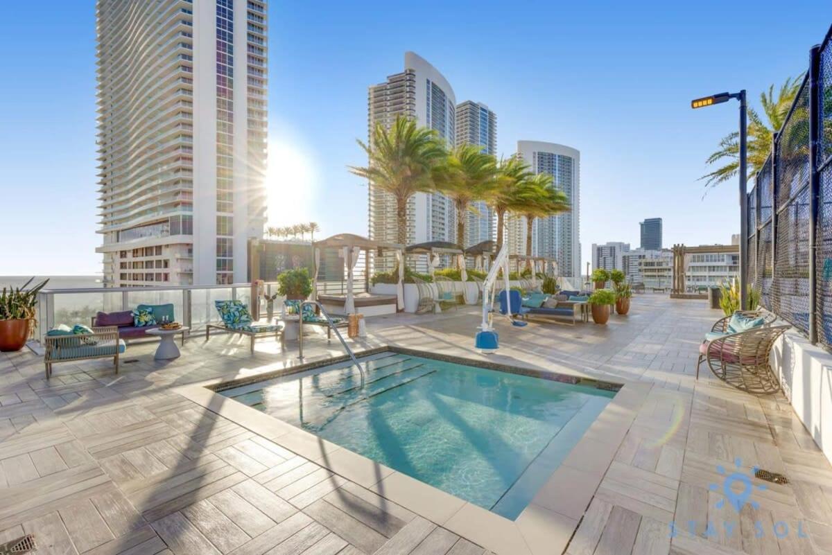 شقة Wrap Around Balcony - Insane Views - Amazing Pools هوليوود المظهر الخارجي الصورة