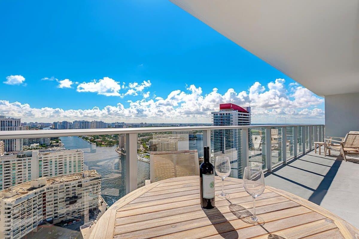 شقة Wrap Around Balcony - Insane Views - Amazing Pools هوليوود المظهر الخارجي الصورة
