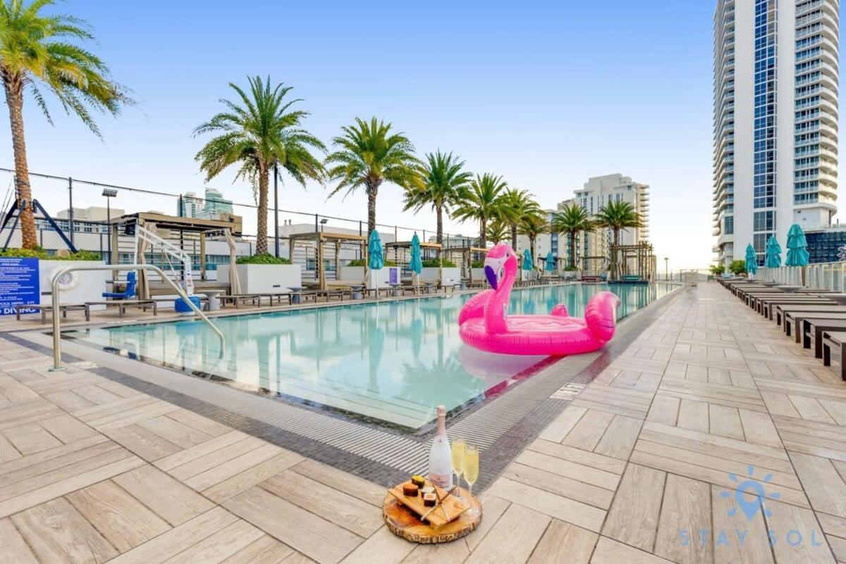 شقة Wrap Around Balcony - Insane Views - Amazing Pools هوليوود المظهر الخارجي الصورة